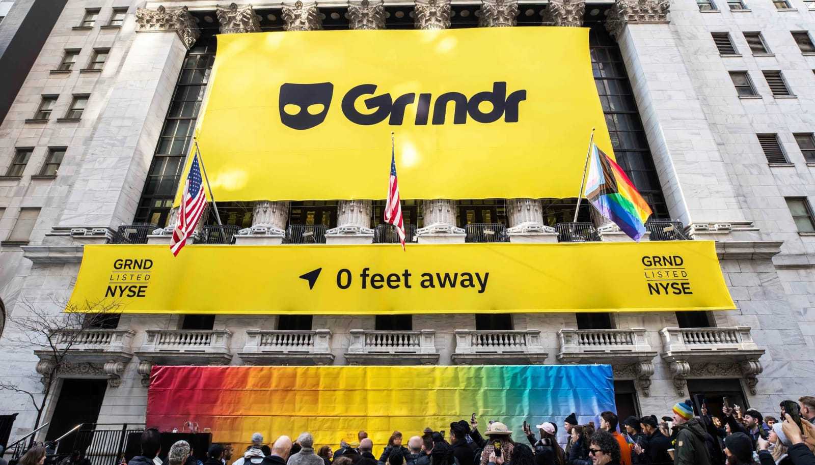 How Does Grindr's Public Status Affect the Future of Digital Intimacy?